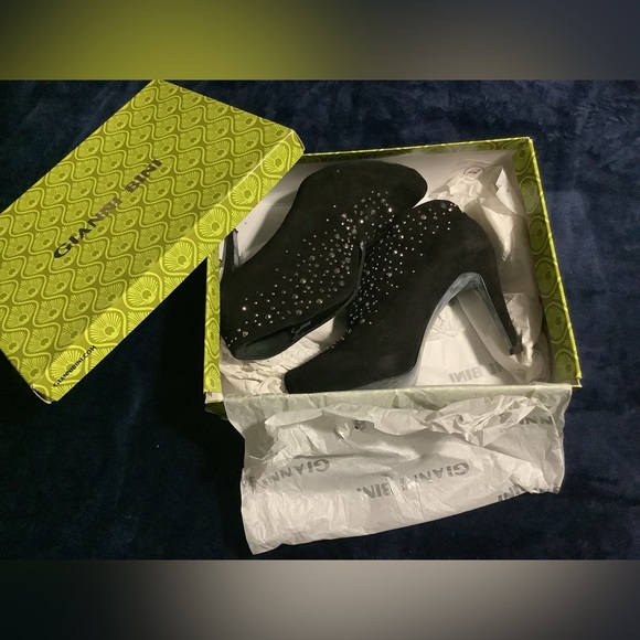 🔶FALL SALE: DISCOUNTS OFF ENTIRE CLOSET🔶 OR BUY THE ENTIRE CLOSET NOW!!! - Picture 14 of 16